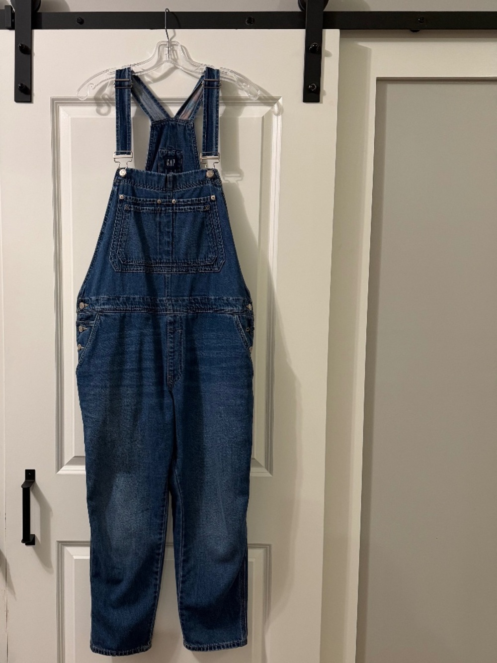 GAP women’s cropped denim overalls size large